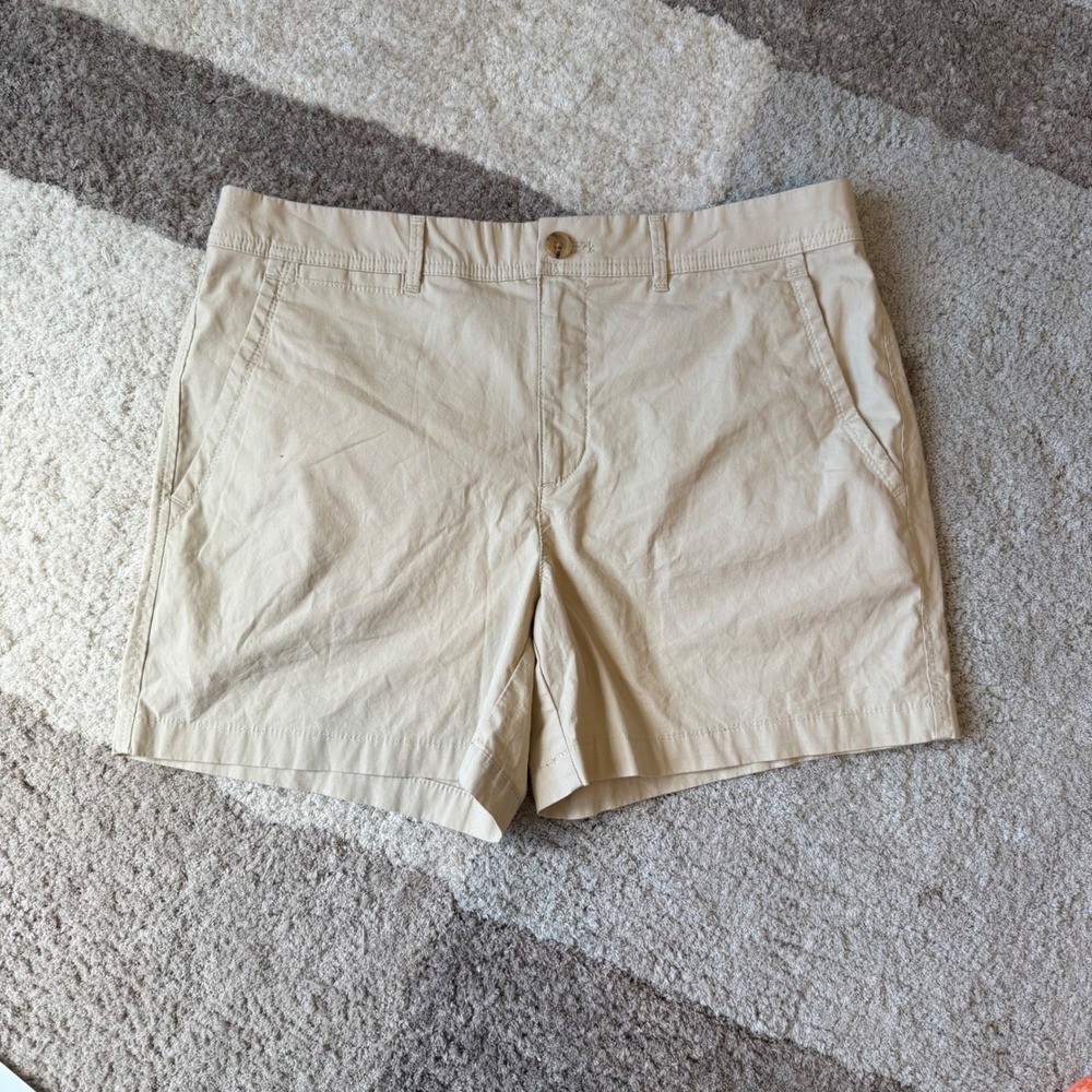 Banana Republic Womens 5 Inch Chino Shorts Sand Beige Size 10 BJASAND 533099-00